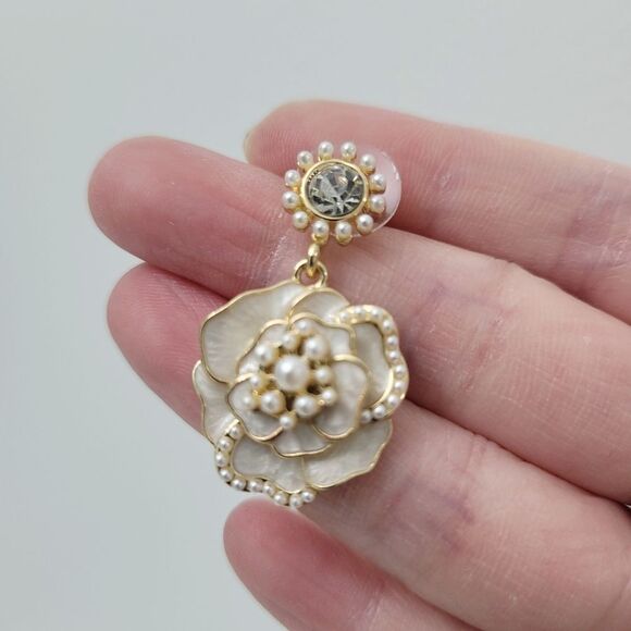 Brand New White Rose With Pearl Earrings - Picture 4 of 7